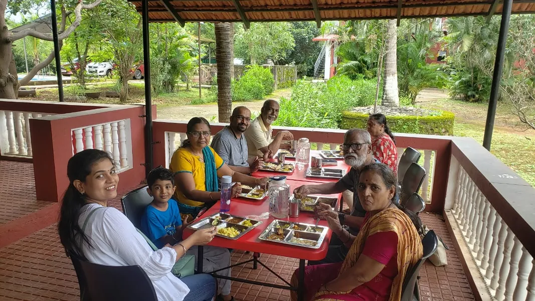 Deshpande Farms 🍽️ Dining & Food Area