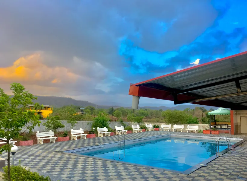 Deshpande Farms 🏊 Swimming Pool