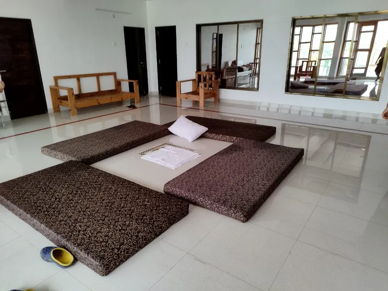 POOJA LAKE HOUSE 🛋️ Living Hall