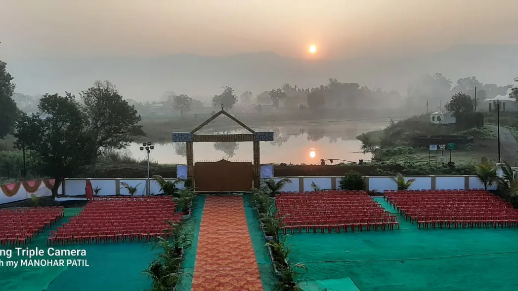 POOJA LAKE HOUSE 🌳 Lawn & Garden