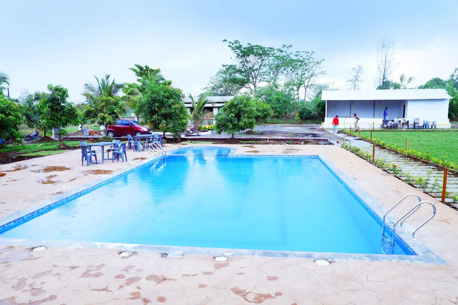 SUNNY FARMS 🏊 Swimming Pool