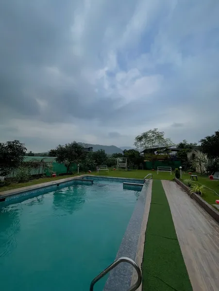 Viraj Farmhouse 🏊 Swimming Pool